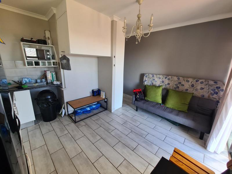 To Let 1 Bedroom Property for Rent in Loevenstein Western Cape